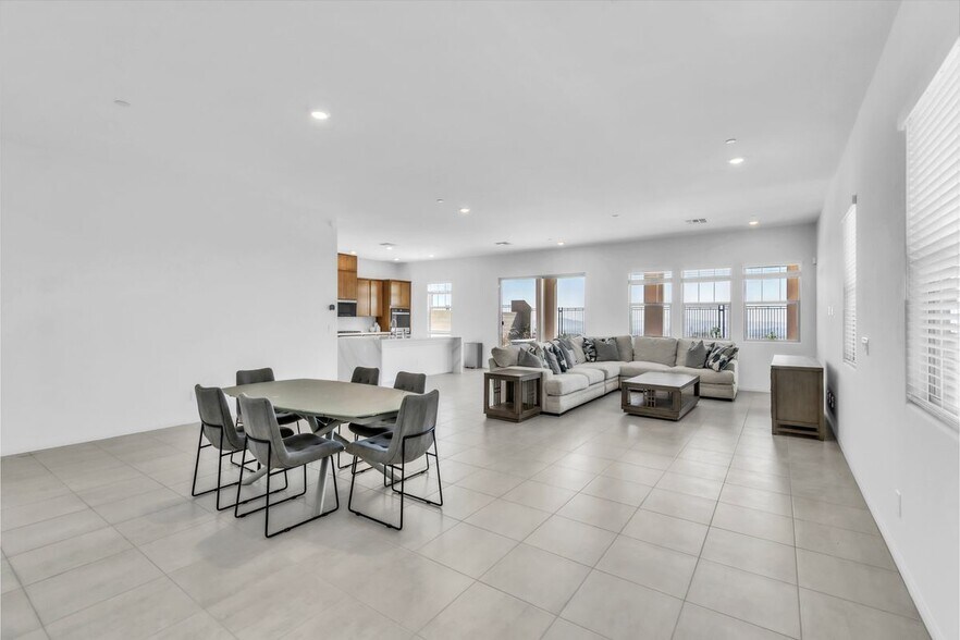 Building Photo - 528 Parkwind Ln