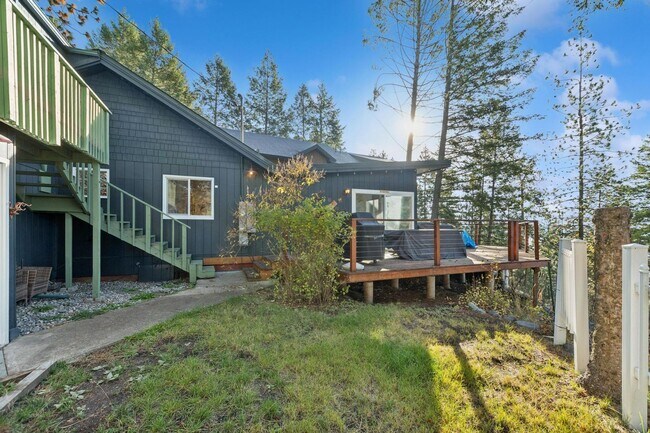 Building Photo - Whitefish Home with Great Lake Views