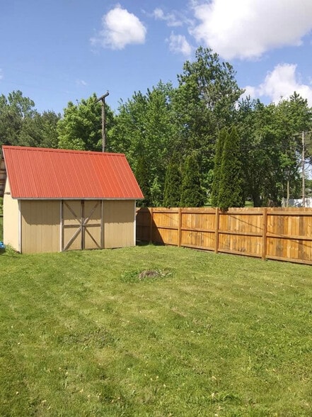 Building Photo - 6126 S Huron River Dr
