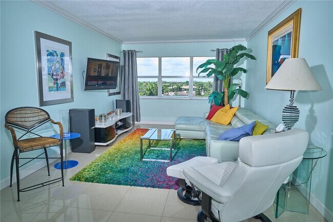 Primary Photo - 2555 NE 11th St