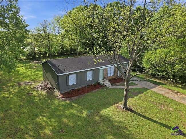 Building Photo - 526 Ochlahatchee Dr