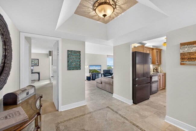 Building Photo - 5550 N Ocean Dr