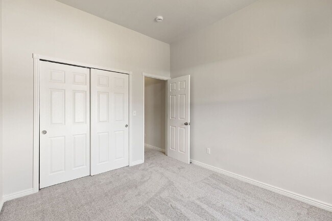 Building Photo - 1704 W Cucharras St