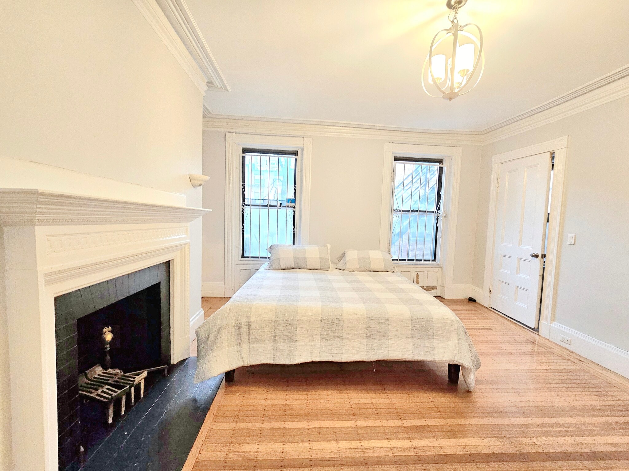 Building Photo - 425 Marlborough St