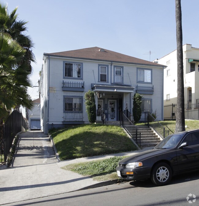 Building Photo - 121-123 1/2 N Berendo St