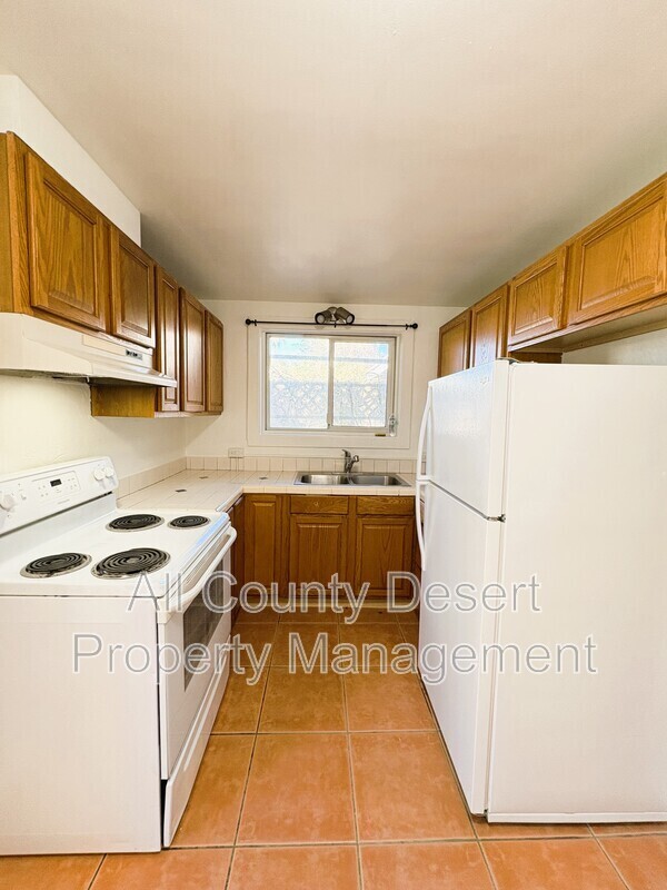 Building Photo - 44651 San Pascual Ave