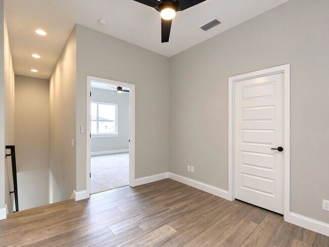 Building Photo - 1156 Windjammer Dr
