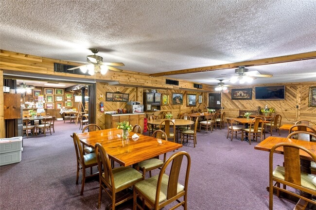 Building Photo - 2414 S Gordon St