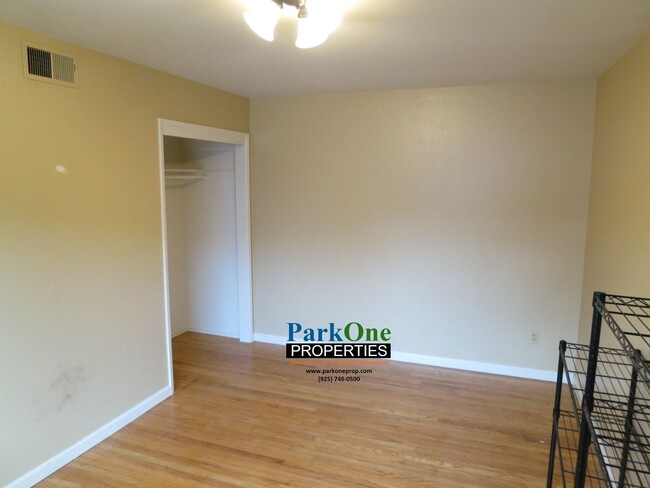 Building Photo - 4 Bedroom home in El Sobrante Now Available!