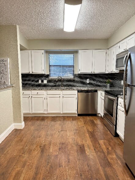 Building Photo - 2610 Isbella Dr