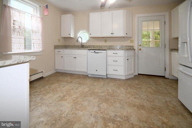 Building Photo - 12335 Rousby Hall Rd