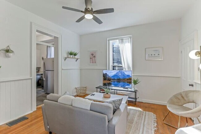 Building Photo - The Artist's Apt. | 1BR | Short North | +Parking