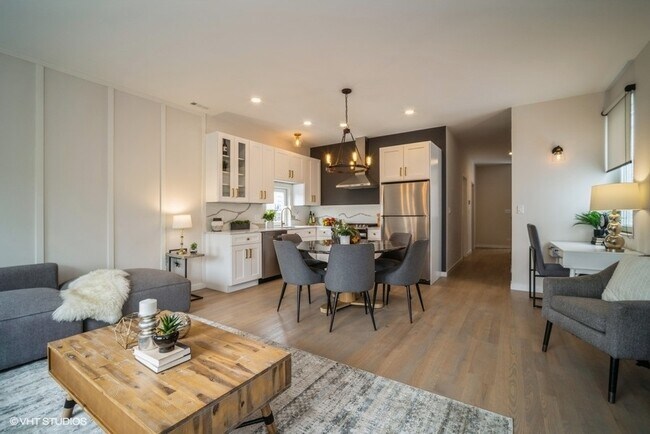 Building Photo - 1100 S Western Ave