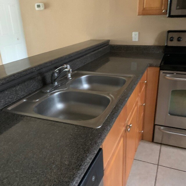 Building Photo - Two BD/1 Bath  Gated Pool Cmmunity Largo FL