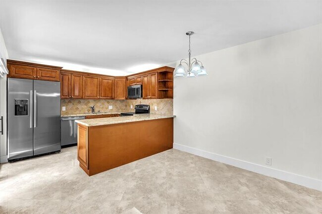 Building Photo - 9919 NW 6th Ct