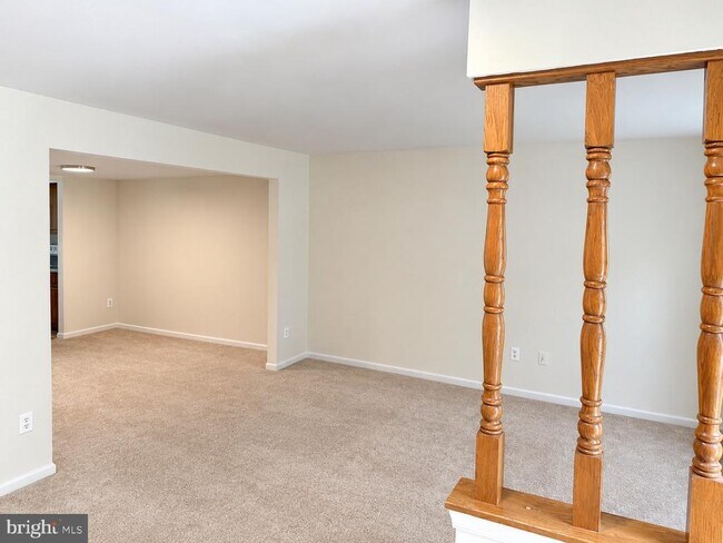 Building Photo - 6281 Rathlin Dr