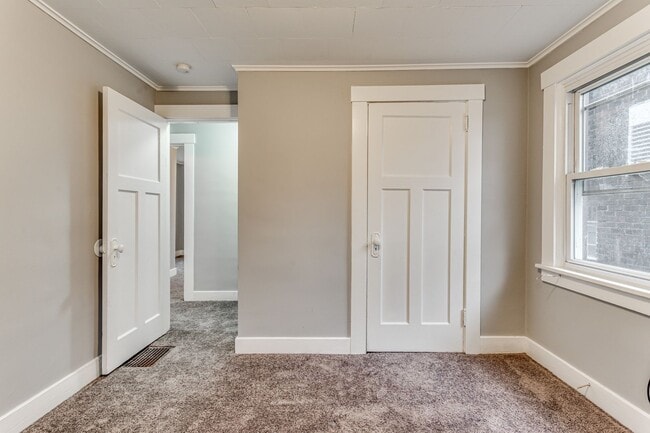 Building Photo - Renovated 3 Bed, 1 Bath Home in Swissvale - Covered Porch, Large Backyard - Available Now!