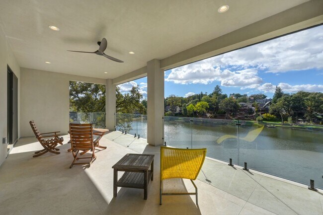 Building Photo - Waterfront 4 bed 4 bath 3,887 sq. ft.
