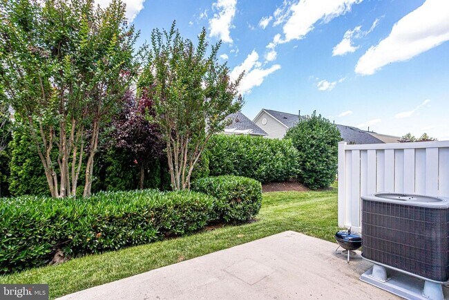 Building Photo - 44386 Adare Manor Square