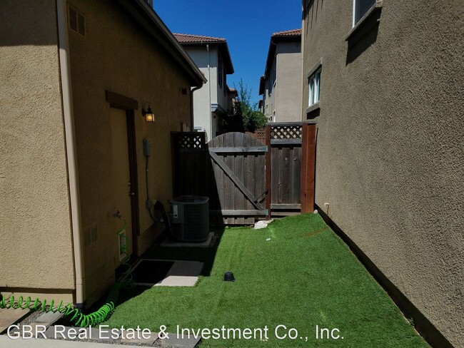 Building Photo - 3 br, 2 bath House - 804 Blossom Rock Lane
