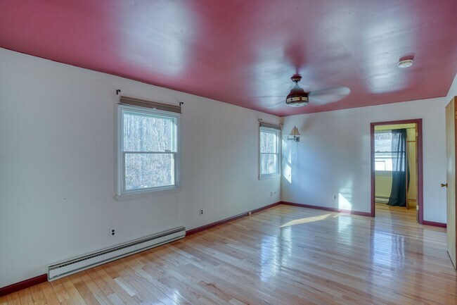 Building Photo - Just What You Have Been Looking For a Single Family Ranch in a Quaint Country Setting