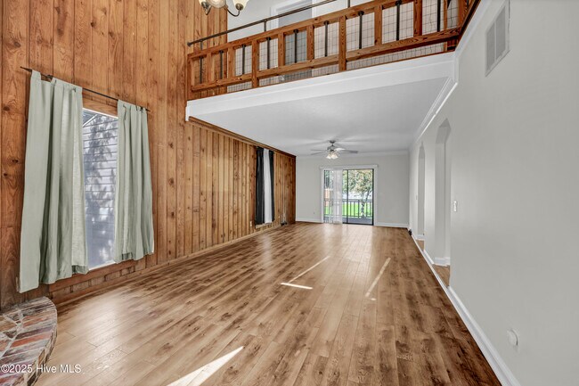 Building Photo - 14 Creekstone Ln