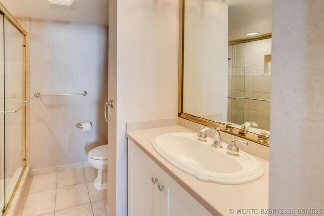 Building Photo - 1 Las Olas Cir