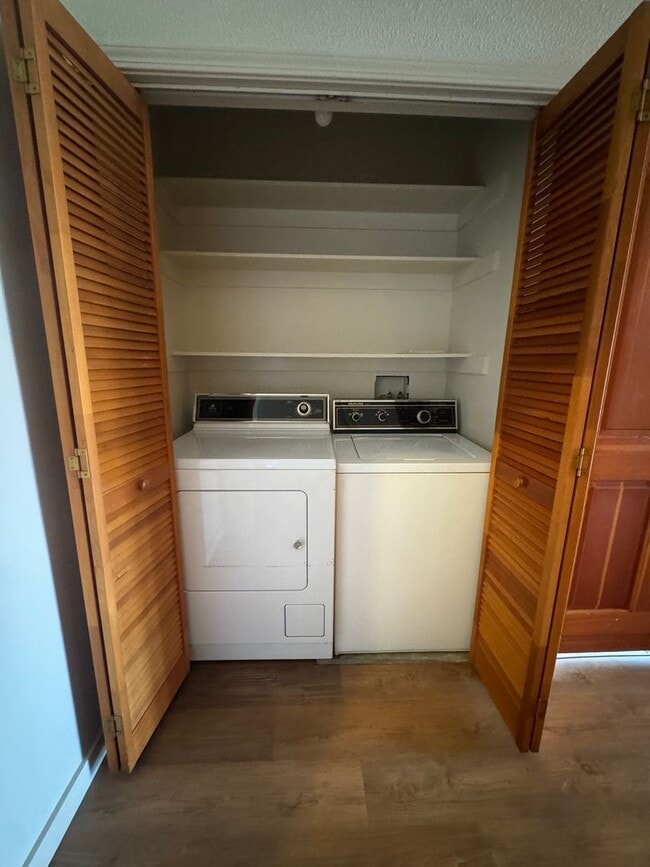 Building Photo - Downtown Grass Valley 2 Bed/1 Bath with Ta...
