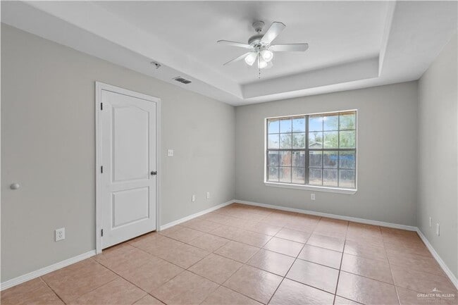 Building Photo - 14 E St