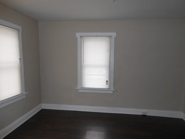 Building Photo - Adorable Home with Tons of Upgrades! Corne...