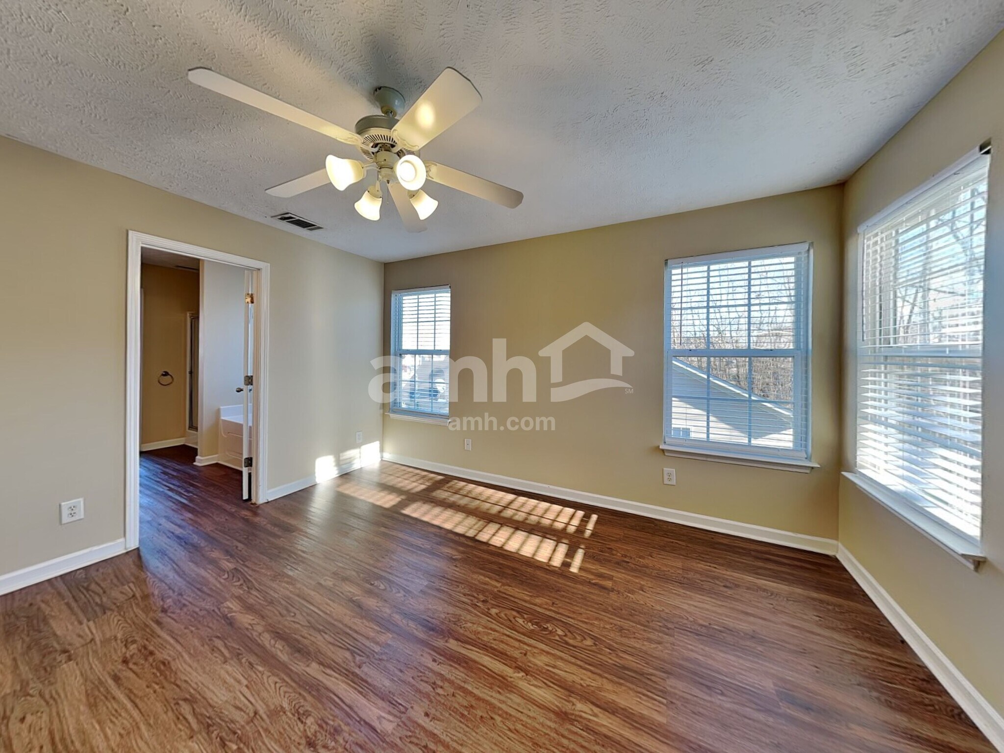 Building Photo - 1361 E Nir Shreibman