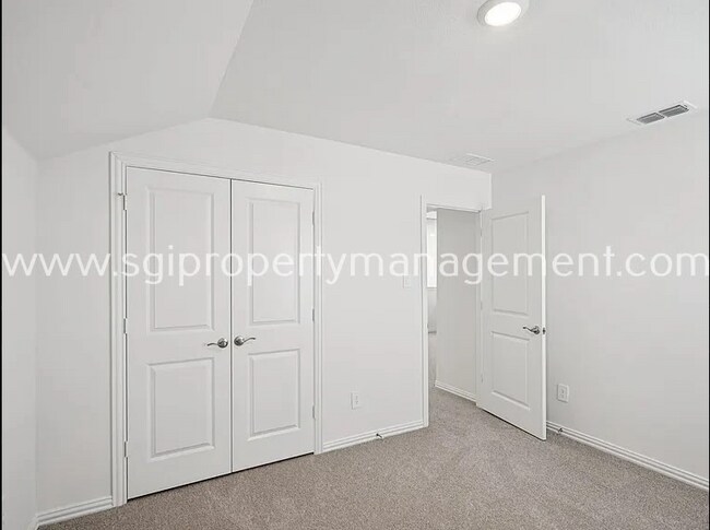 Building Photo - 522 Blanton St