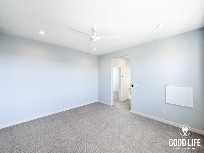Building Photo - SD: Modern 3BD/3.5BA Townhome in Otay Ranch with Bonus Room, Private Patio & Whole-Home Water Sof...