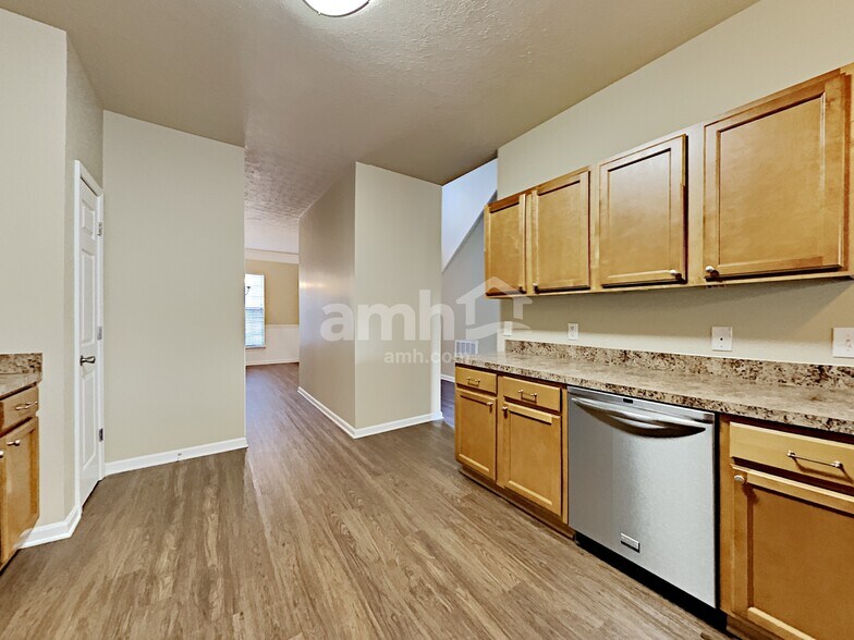 Building Photo - 128 McKain Xing