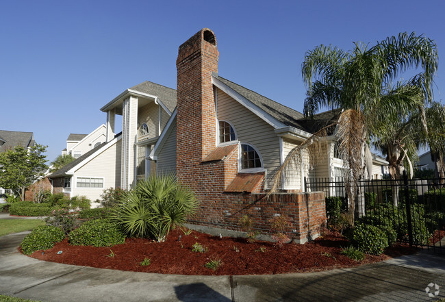 Building Photo - Shadowlake Villa Apartments