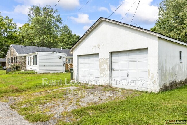 Building Photo - 541 Sheridan Dr