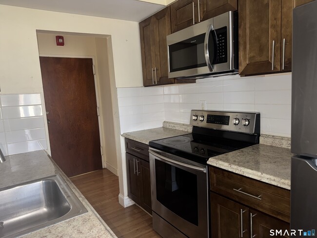 Building Photo - 250 N Bishop Ave