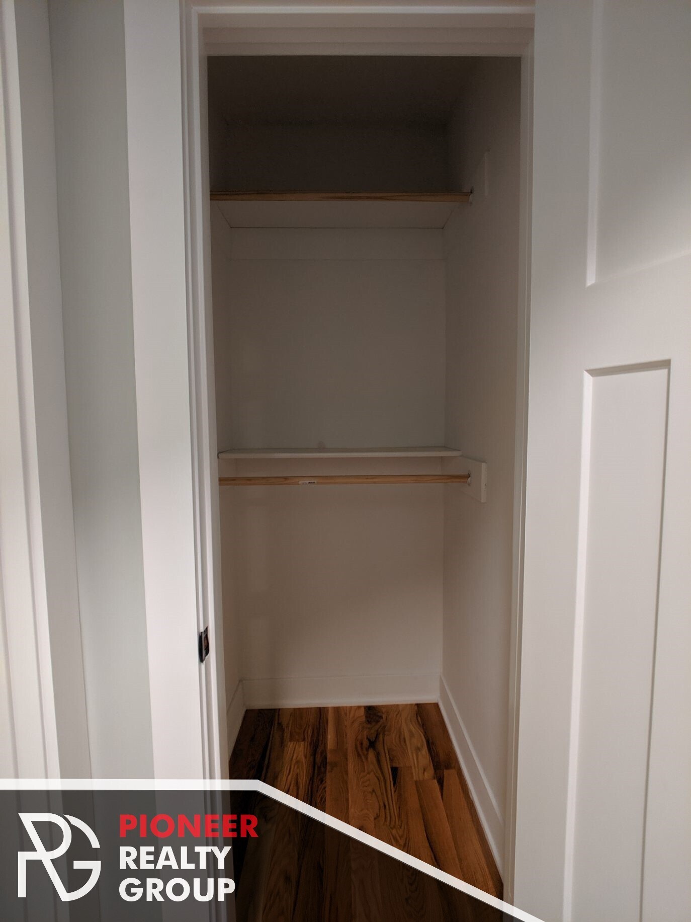 Building Photo - 4409 N Wolcott Ave