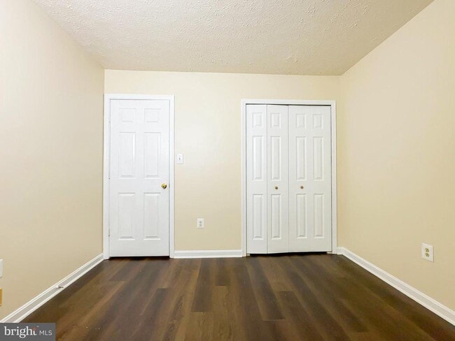 Building Photo - 7218 Mahogany Dr