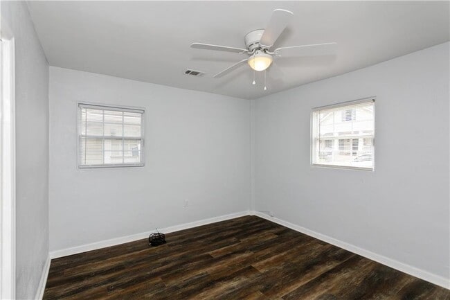 Building Photo - 560 Winton Terrace NE