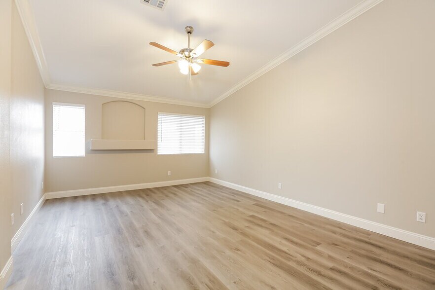 Building Photo - 121 Skytop Dr