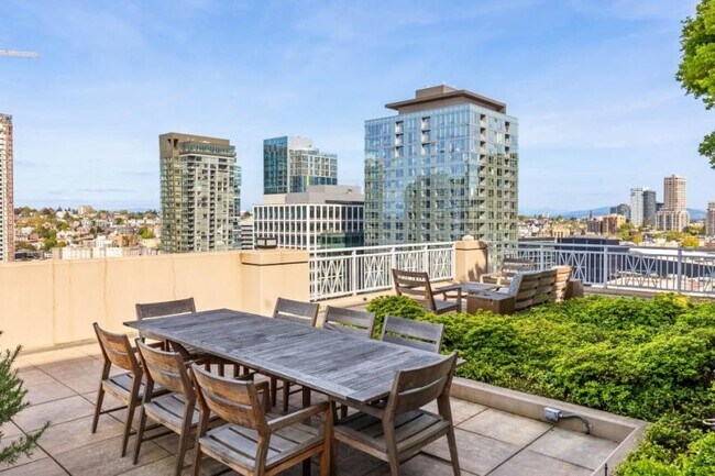 Building Photo - 1 bedroom in Seattle WA 98101