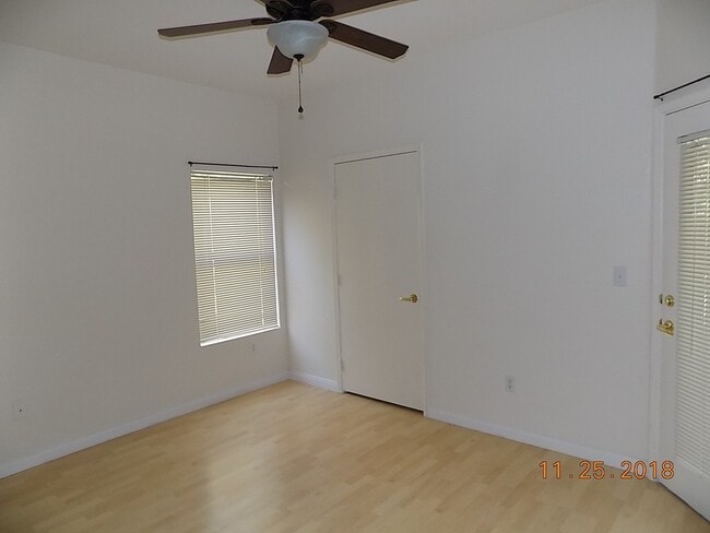 Building Photo - NW 1st floor condo