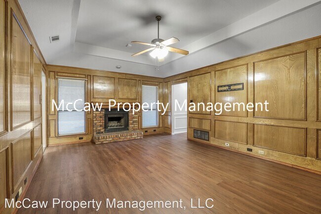 Building Photo - 3 br, 2 bath House - 803 Summit Dr.