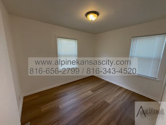 Building Photo - Cozy Updated Home, Bonus Rooms!