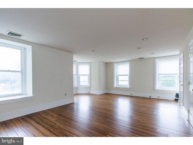 Building Photo - 4415 Manayunk Ave