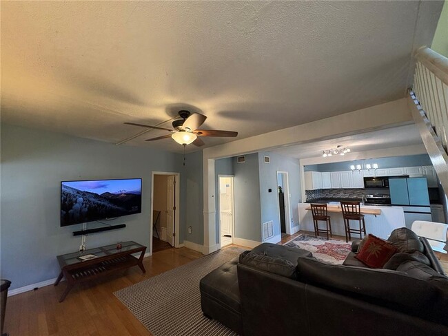 Building Photo - 808 S Beach St