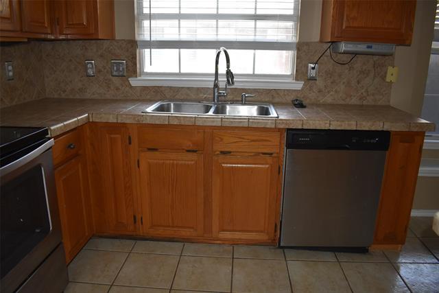 Building Photo - 4207 Sarasota Ln