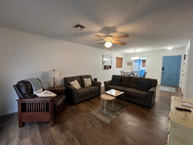 Building Photo - SUNSET MESA HOME WITH POOL ACCESS!