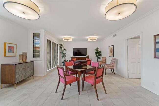 Building Photo - 651 Bering Dr